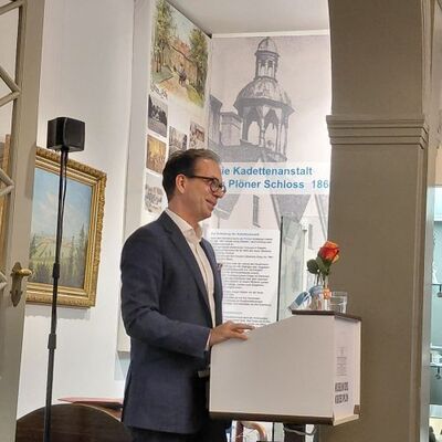 Dr. Philipp Salamon-Menger