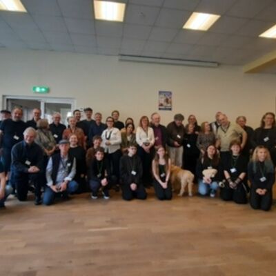 Er&ouml;ffnung des 39. Preetzer Papiertheatertreffen.  Gruppenfoto der vertretenen Theater