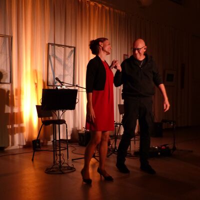 Wie ein Wunder-Viola Schnittger rezitiert und  Jens Fischer